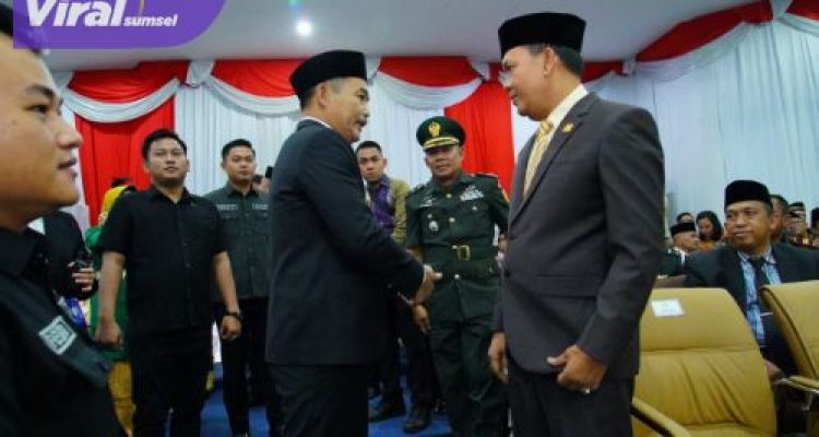 Hadiri Puncak HUT Lahat ke-156, Wabup Muba Rohman dan Ketua DPRD MUBA Sampaikan Ucapan Selamat. Foto : viralsumsel.com /dev