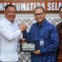 Wagub Sumsel Cik Ujang Terima Audiensi dan Perpisahan Kepala BI yang Akan Bertugas di Jakarta. Foto : viralsumsel.com /win