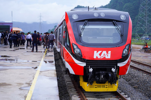 KA Makassar–Parepare Pecah Rekor Angkut 34.291 Pelanggan, Tertinggi Sepanjang 2025. Foto: viralsumsel.com