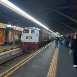 KAI Daop 8 Himbau Penumpang Datang Lebih Awal ke Stasiun Pada Peringatan May Day. Foto: viralsumsel.com
