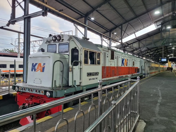 Sebanyak 1,5 Juta Masyarakat di Daop 6 Gunakan Kereta Kelas Ekonomi pada Januari - April 2025l. Foto : viralsumsel.com