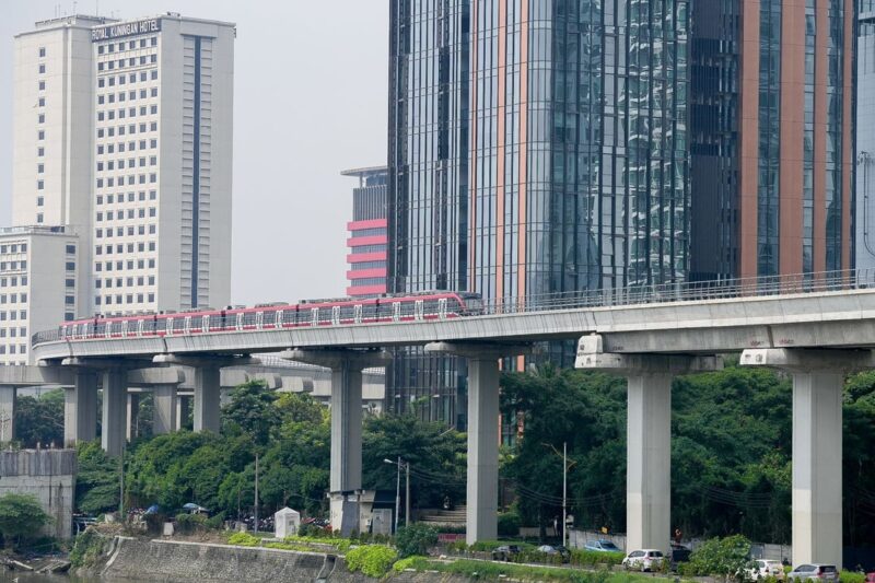 LRT Jabodebek Layani 199.303 Pengguna Pacsa Libur Panjang Waisak. Foto: viralsumsel.com