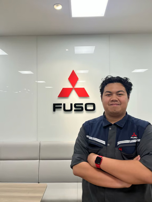Magang di Mitsubishi Fuso Jepang, Mahasiswa Japanese Popular Culture BINUS University Buktikan Siap Hadapi Dunia Industri Global. Foto: viralsumsel.com