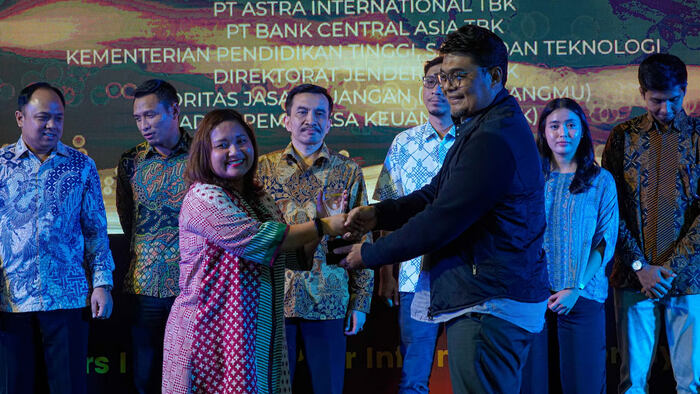 Pelindo Multi Terminal Raih Penghargaan Media Sosial Korporasi Pelindo Multi Terminal Raih Penghargaan Media Sosial Korporasi (Foto: viralsumsel.com)