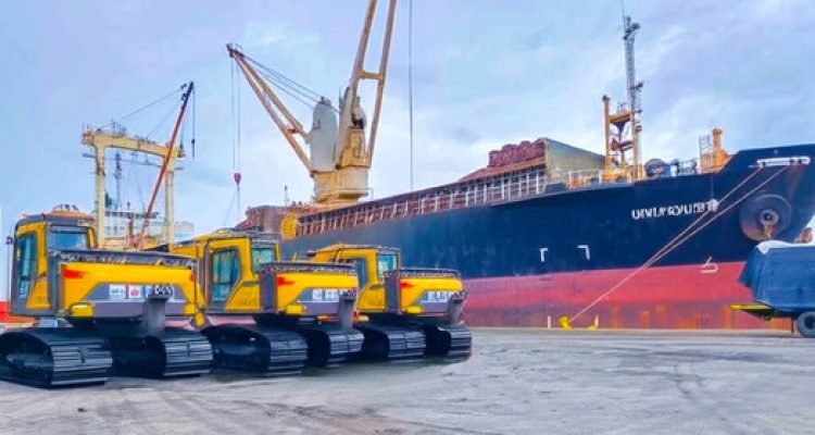 Pelindo Solusi Logistik Fasilitasi Mobilisasi Alat Berat dalam Proyek Strategis di Palembang. Foto: viralsumsel.com