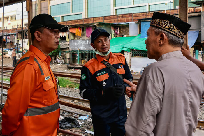 Sosialisasi Bahaya Aktivitas di Jalur Kereta Api. Foto: viralsumsel.com