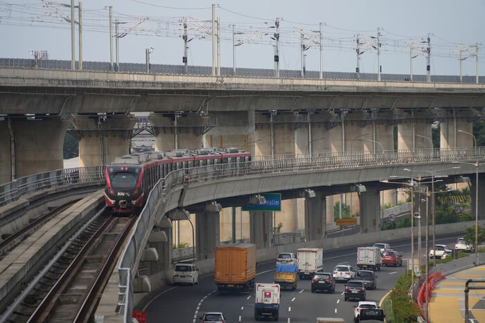 Tarif Maksimal Hanya Rp10.000, LRT Jabodebek Siap Layani Mobilitas Selama Libur Panjang Waisak. Foto : viralsumsel.com