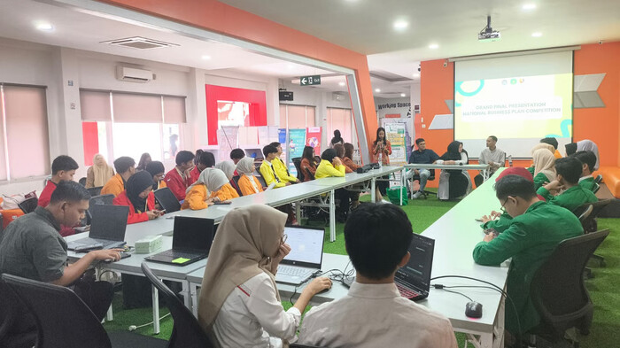 Telkom Indonesia Berikan Dukungan (1) Telkom Indonesia Berikan Dukungan Penuh Pada Kompetisi Perencanaan Bisnis NBPC Business Project 5.0 di Makassar. Foto; viralsumsel.com