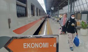 Tepat Waktu dan Terjangkau: OTP Keberangkatan KAI Capai 99,38%, Kedatangan 95,96% hingga April 2025. Foto : viralsumsel.com