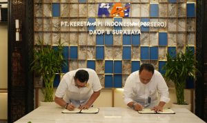 Tingkatkan Sinergitas, KAI Daop 8 Surabaya Teken MoU Dengan Sekretaris DPRD Provinsi Jawa Timur. Foto: viralsumsel.com