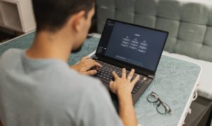 Untuk Marketer, Begini Cara Menulis AI Prompt Yang Hasilnya Maksimal. Foto: viralsumsel.com