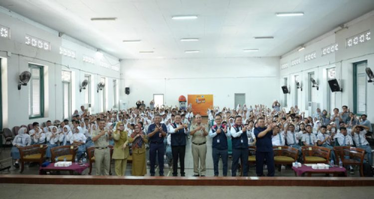 WSBP Belajar Beton Goes To School Hadir Kembali, Ajarkan Inovasi Beton Ramah Lingkungan ke Siswa-Siswi Teknik Konstruksi SMKN 1 Jakarta. Foto: viralsumsel.com