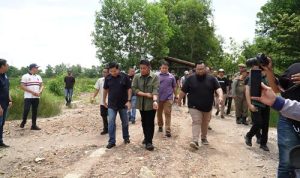 Gubernur Herman Deru Tinjau Lintasan Drag Race dan Road Race JSC Jakabaring. Foto : viralsumsel.com /win