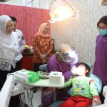 Ketua TP PKK Feby Deru Tinjau Layanan Kesehatan Gratis Meriahkan HUT Ke-79 Pemprov Sumsel . Foto : viralsumsel.com