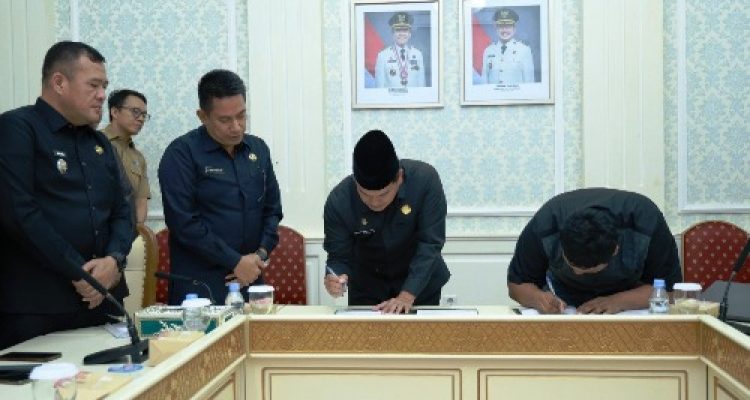 Kabel Optik Semrawut Segera Ditertibkan, Pemkot Palembang Teken PKS dengan APJATEL Sumsel. Foto : viralsumsel.com /win
