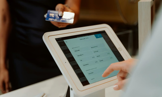 Accurate POS: Tingkatkan Penjualan Bisnis Retail Anda Sekarang Juga! Foto: viralsumsel.com