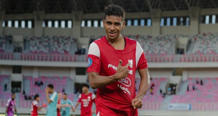 Cleylton Santos Perpanjang Kontrak, Persis Solo Amankan Tembok Pertahanan hingga 2027