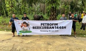 Elnusa Petrofin Salurkan 17.520 Paket Kurban, Gunakan Wadah Ramah Lingkungan untuk Distribusi Daging Kepada Penerima Manfaat. Foto : viralsumsel.com