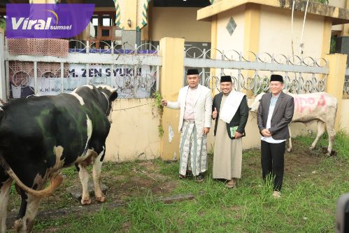 Idul Adha di Darus Said, Sekda Aprizal Ajak Masyarakat Doakan Jamaah Haji. Foto : viralsumsel.com /nto