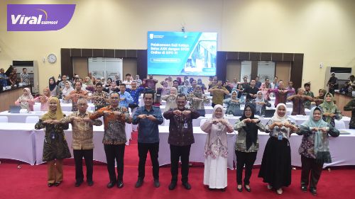 Gaji ke-13 ASN Pemprov Sumsel Dibayarkan Lewat Sistem SP2D Online Terintegrasi SIPD RI. Foto : viralsumsel.com /win
