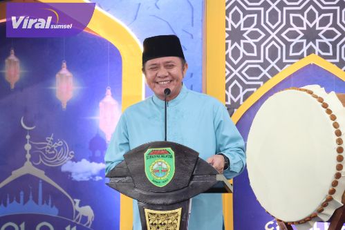 Shalat Idul Adha Berjamaah di Griya Agung, Gubernur Herman Deru Tekankan Semangat Berkurban dan Silaturahmi. Foto : viralsumsel.com /win