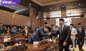 Gubernur Herman Deru Paparkan Strategi Optimalisasi Keuangan Daerah di Rapat Paripurna DPRD Sumsel. Foto : viralsumsel.com /win