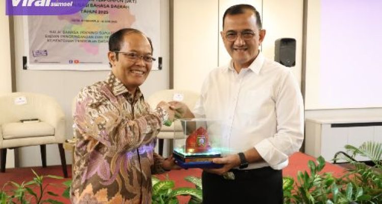 Sekda Sumsel Edward Candra Buka Diskusi Revitalisasi Bahasa Daerah: Cegah Kepunahan, Jaga Identitas. Foto : viralsumsel.com /win