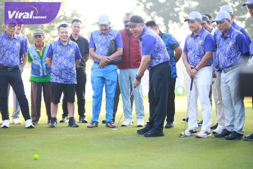 Gubernur Herman Deru Apresiasi Turnamen Golf HUT Palembang, Dorong Kolaborasi Olahraga dan Wisata. Foto : viralsumsel.com