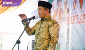 Rohman Hadiri Haflah dan Haul di Ponpes Al-Falah Babat Supat, Apresiasi Peran Pesantren Bina Generasi Muda