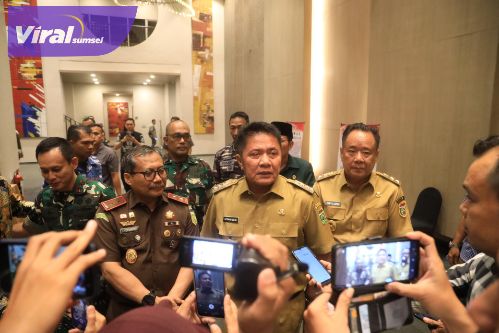 Gubernur Herman Deru Tegaskan Kesetaraan: Non-ASN Kini Bisa Kenakan Seragam Kuning Khaki