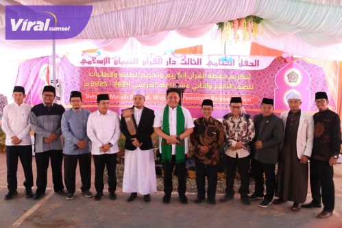 Wisuda Akbar Ponpes At Tibyan: Herman Deru Titipkan Masa Depan Sumsel pada Para Hafidz