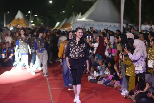 Festival Kitek Nia 2025 dan Launching Porprov, Wagub Cik Ujang: Kuliner dan Olahraga Satukan Masyarakat Sumsel . Foto : viralsumsel.com /win
