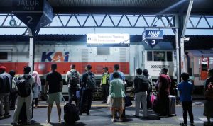 KAI Daop 4 Semarang Operasikan KA Tambahan. Foto : viralsumsel.com