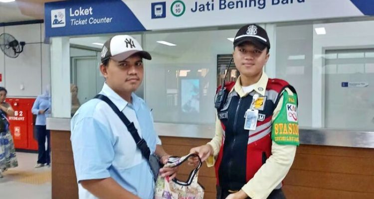 LRT Jabodebek Tegaskan Komitmen Amankan Barang Tertinggal. Foto: viralsumsel.com