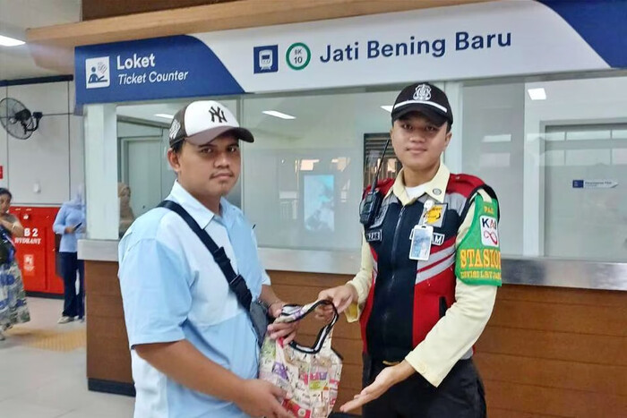 LRT Jabodebek Tegaskan Komitmen Amankan Barang Tertinggal. Foto: viralsumsel.com