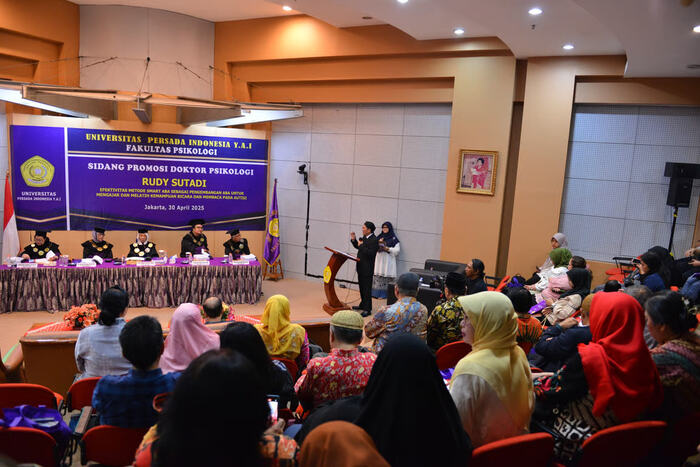 Rudy Sutadi Raih Gelar Doktor Psikologi dengan Disertasi Smart ABA untuk Autisme. Foto : viralsumsel.com