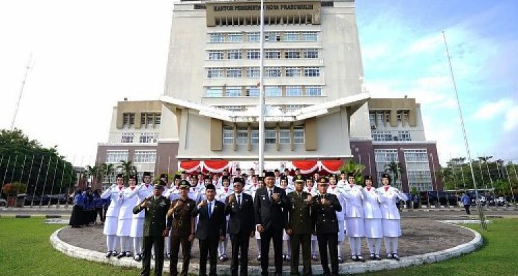 Wali Kota Prabumulih Pimpin Apel Peringatan Hari Lahir Pancasila: Serukan Penguatan Nilai Kebangsaan di Era Modern. Foto : viralsumsel.com /man