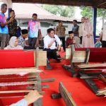 Peduli Keselamatan Kerja, Gubernur Herman Deru : Pemerintah Akan Biayai BPJS Pengrajin Besi. Foto : viralsumsel.com /win