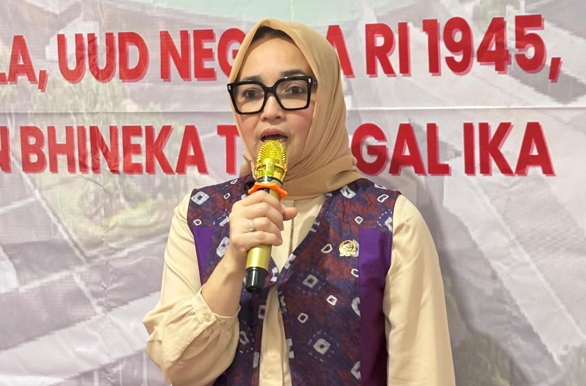 Hj. Eva Susanti Sosialisasikan Empat Pilar MPR RI Bersama Emak-emak Komunitas SSB Palembang
