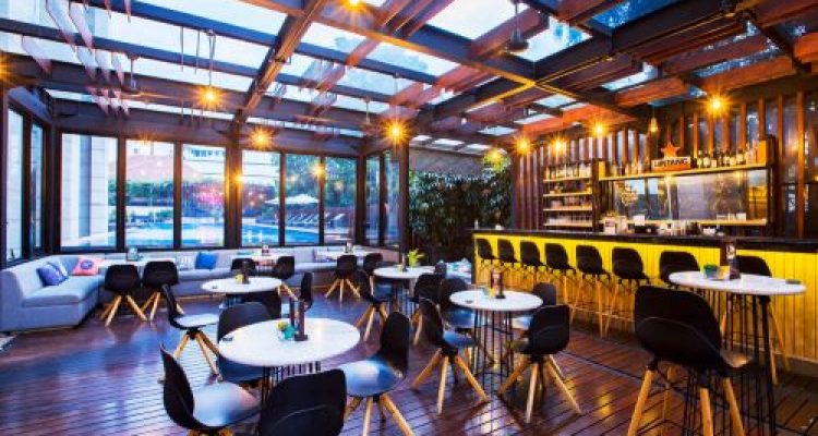 Ladies, Rayakan Tengah Pekan dengan Penuh Gaya di Relish Bistro – Fraser Residence Menteng Jakarta! Foto : viralsumsel.com /win