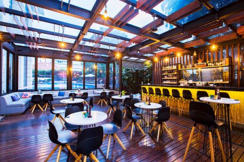 Ladies, Rayakan Tengah Pekan dengan Penuh Gaya di Relish Bistro – Fraser Residence Menteng Jakarta! Foto : viralsumsel.com /win