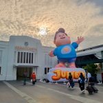Balon Jumbo “Dolan Neng Jogja” Sambut Wisatawan di Stasiun Yogyakarta