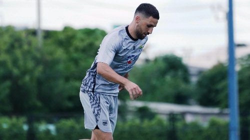 Lucho Maksimalkan TC Persib di Thailand untuk Bangun Kekompakan Tim
