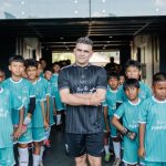 Hisense Ajak Legenda Timnas Indonesia Cristian Gonzales Berbagi Ilmu kepada Para Calon Bintang Sepak Bola (Foto: viralsumsel.com)