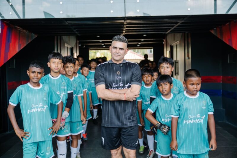 Hisense Ajak Legenda Timnas Indonesia Cristian Gonzales Berbagi Ilmu kepada Para Calon Bintang Sepak Bola (Foto: viralsumsel.com)