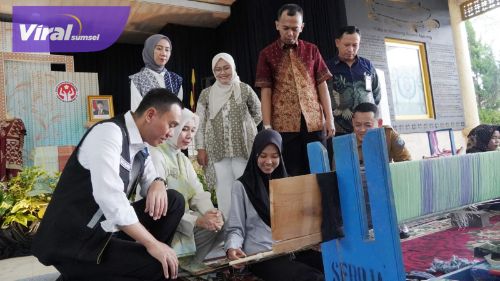 Dekranasda OKI Latih Penenun Lokal, Dorong Songket Bidak Cukit Tembus Kancah Internasional