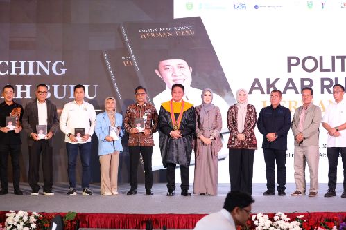 Politik Akar Rumput” Herman Deru Diangkat Menjadi Buku, Panduan Baru Para Politisi Muda. Foto : viralsumsel.com /win