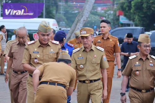 Bagikan Medali ke Juara Porprov Korpri, Sekda Ajak ASN untuk Profesional serta Berkontribusi Nyata