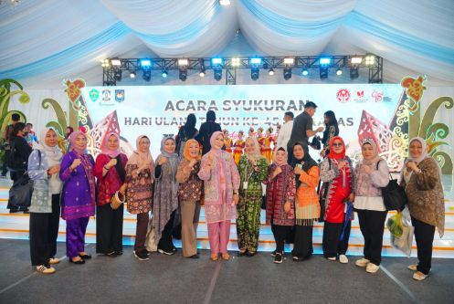 Febrita Lustia Deru Bawa Misi Kerajinan Sumsel di HUT ke-45 Dekranas di Balikpapan. Foto : viralsumsel.com /win
