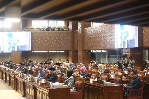 DPRD Sumsel Bahas Tiga Raperda Strategis, Sekda Edward Candra Dengarkan Pandangan Fraksi